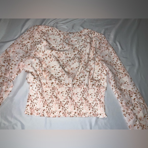 Violets & Roses Blouse with Smocked waist in size XL - NWT - beautiful sleeves - Picture 7 of 10